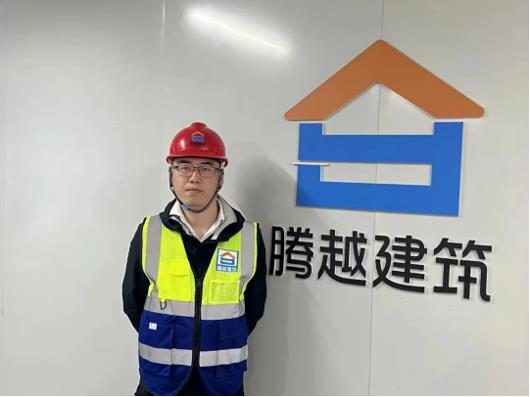 先鋒人物|“我不算聰明，所以要用努力來(lái)彌補(bǔ)”